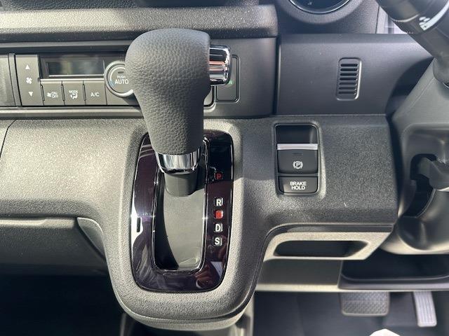 ホンダ Ｎ　ＢＯＸ カスタム ６６０ ターボ コーディネートスタイル ２トーン ４ＷＤ R6年 (中国) 99