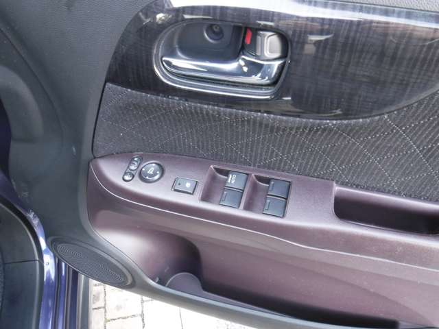 ホンダ Ｎ−ＯＮＥ ６６０ プレミアム Ｌパッケージ ４ＷＤ H24年 (関東) 99