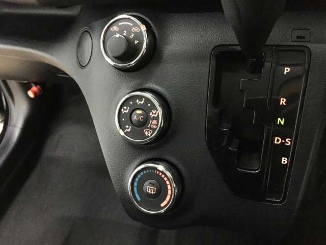 トヨタ シエンタ １．５ ファンベース Ｘ R1年 (甲信越・北陸) 99