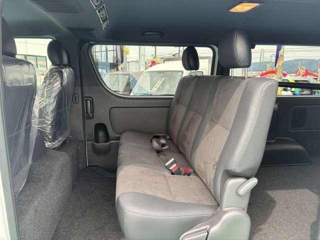 トヨタ ハイエースバン ２．８ スーパーＧＬ ダークプライムＩＩ ロングボディ ディーゼルターボ ４ＷＤ R8年 (甲信越・北陸) 99
