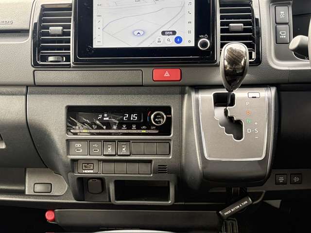 トヨタ ハイエースバン ２．８ スーパーＧＬ ダークプライムＩＩ ロングボディ ディーゼルターボ ４ＷＤ R8年 (甲信越・北陸) 99