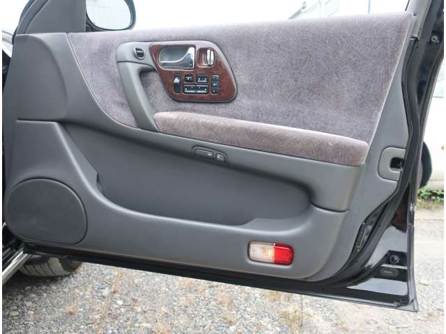 日産 プレジデント ４．５ ソブリン ４輪マルチリンク式サスペンション仕様 H8年 (関東) 99