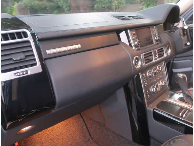 ランドローバー レンジローバーヴォーグ ５．０ Ｖ８ ４ＷＤ H24年 (関東) 99