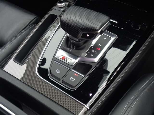 アウディ ＳＱ５　スポーツバック ３．０ ４ＷＤ R4年 (関東) 99