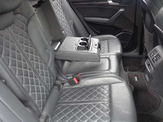 アウディ ＳＱ５　スポーツバック ３．０ ４ＷＤ R4年 (関東) 99