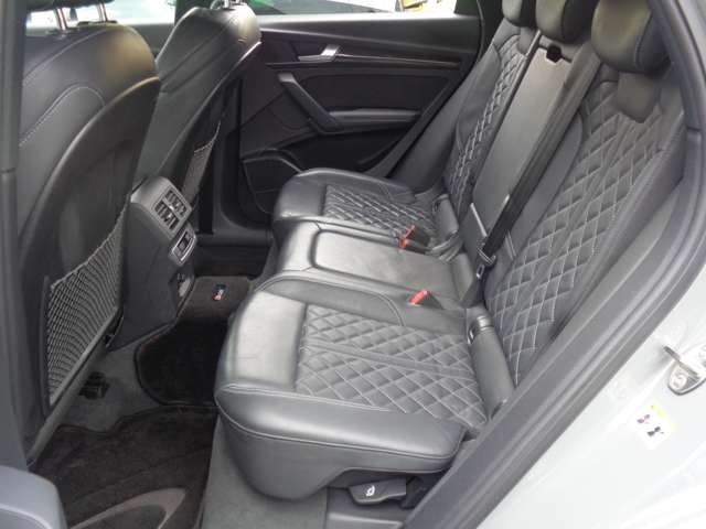 アウディ ＳＱ５　スポーツバック ３．０ ４ＷＤ R4年 (関東) 99