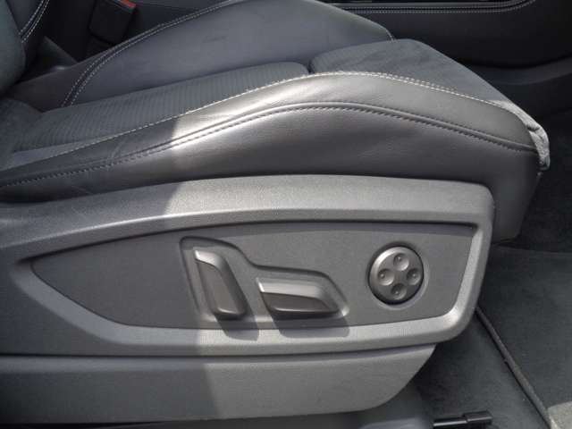 アウディ ＳＱ５ ３．０ ４ＷＤ R3年 (関東) 99