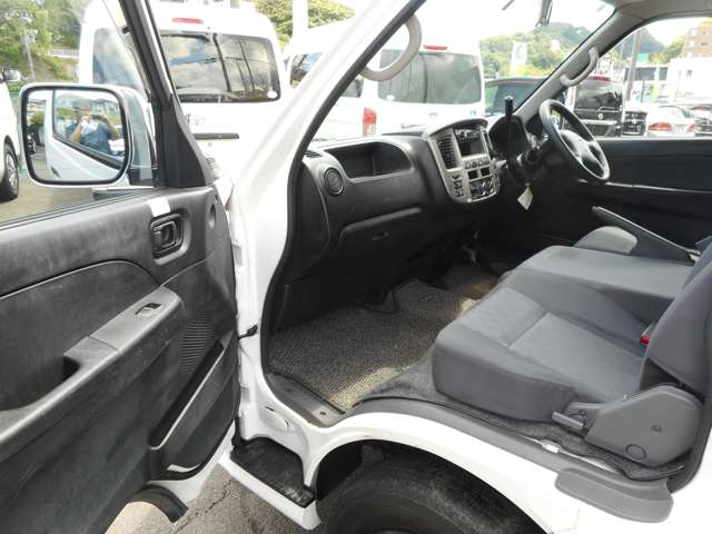 日産 キャラバンバン ３．０ ＤＸ スーパーロングボディ ハイルーフ ディーゼルターボ ４ＷＤ H24年 (東北) 99