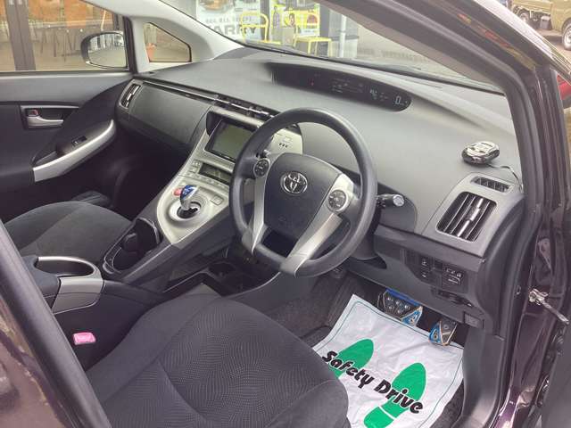 トヨタ プリウス １．８ Ｓ H25年 (東北) 99