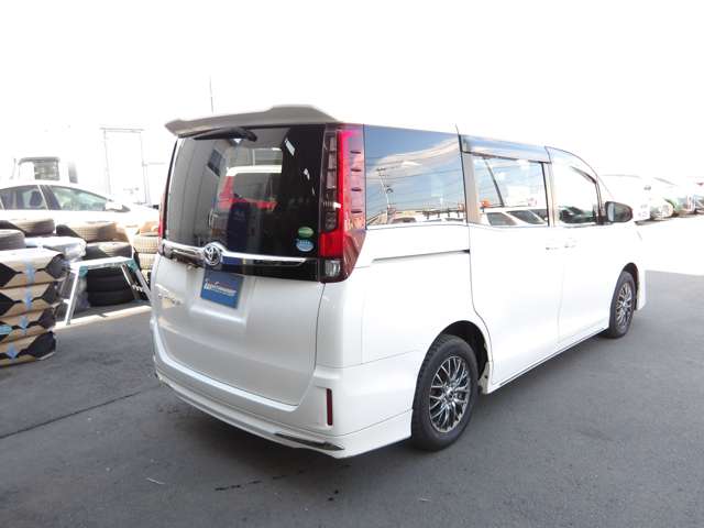 トヨタ エスクァイア ２．０ ＧＩ ブラック テーラード H29年 (東北) 99