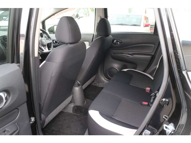 日産 ノート １．２ Ｘ ＤＩＧ－Ｓ H28年 (東北) 99