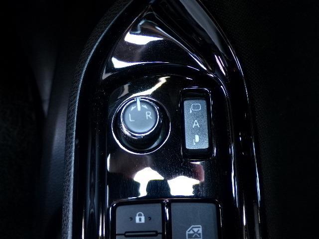 トヨタ ノア ２．０ ＳＩ H29年 (東北) 99