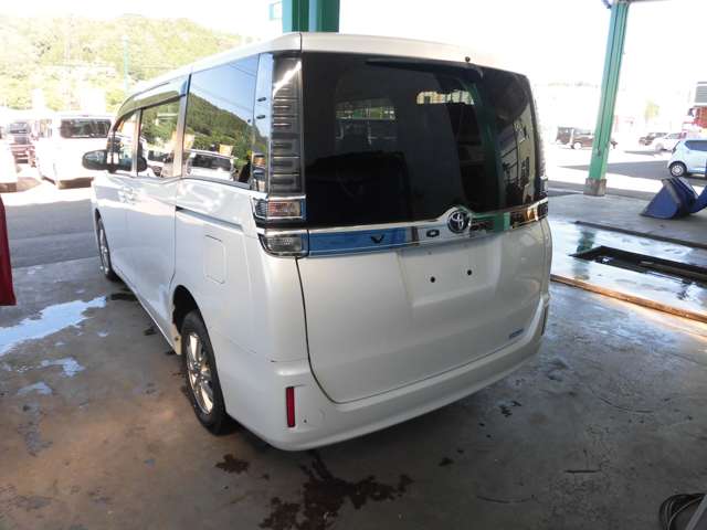 トヨタ ヴォクシー ２．０ Ｘ ４ＷＤ H30年 (東北) 99