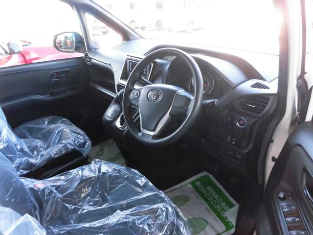 トヨタ ヴォクシー ２．０ Ｘ ４ＷＤ H30年 (東北) 99