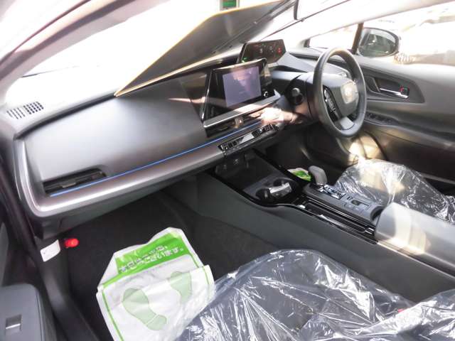 トヨタ プリウス ２．０ Ｇ Ｅ－ＦＯＵＲ ４ＷＤ R5年 (東北) 99