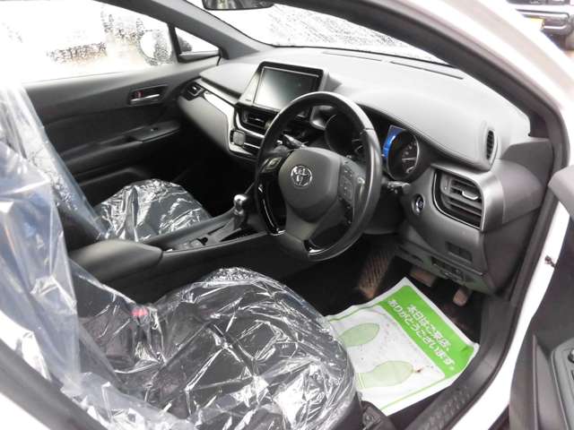 トヨタ Ｃ−ＨＲ １．２ Ｓ－Ｔ ＬＥＤ パッケージ ４ＷＤ H30年 (東北) 99
