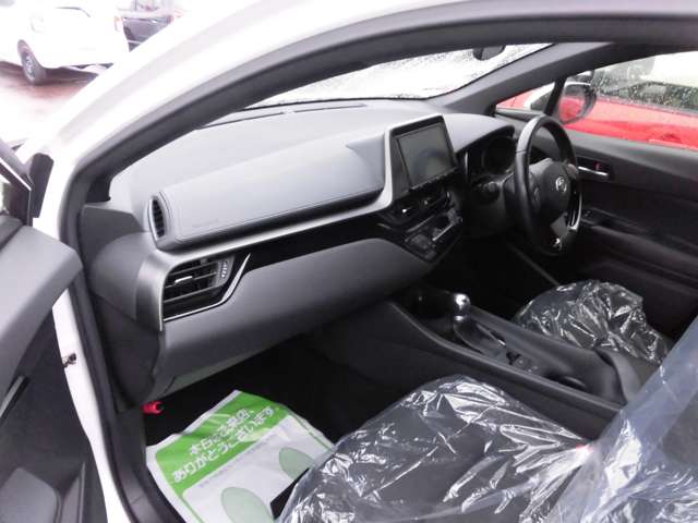 トヨタ Ｃ−ＨＲ １．２ Ｓ－Ｔ ＬＥＤ パッケージ ４ＷＤ H30年 (東北) 99