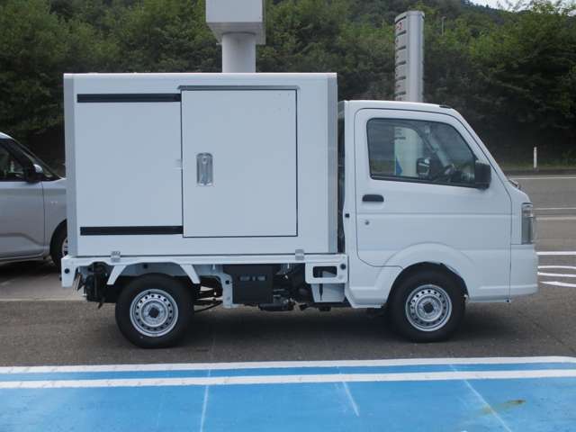 スズキ キャリイトラック ６６０ 移動販売冷凍車 １ＷＡＹ ４０リットル 清水・排水タンク仕様 ４ＷＤ R7年 (東北) 99