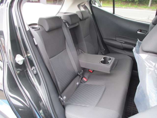 トヨタ アクア １．５ Ｚ Ｅ－ＦＯＵＲ ４ＷＤ R7年 (東北) 99