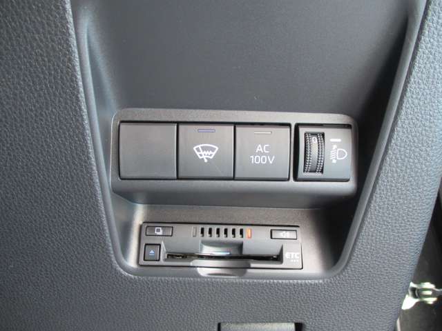 トヨタ アクア １．５ Ｚ Ｅ－ＦＯＵＲ ４ＷＤ R7年 (東北) 99