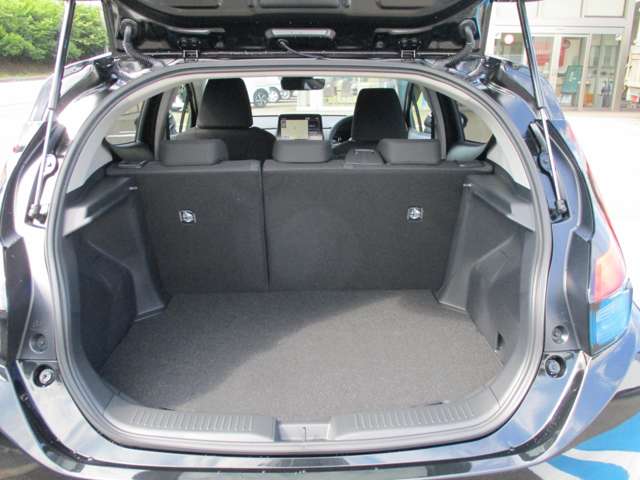 トヨタ アクア １．５ Ｚ Ｅ－ＦＯＵＲ ４ＷＤ R7年 (東北) 99