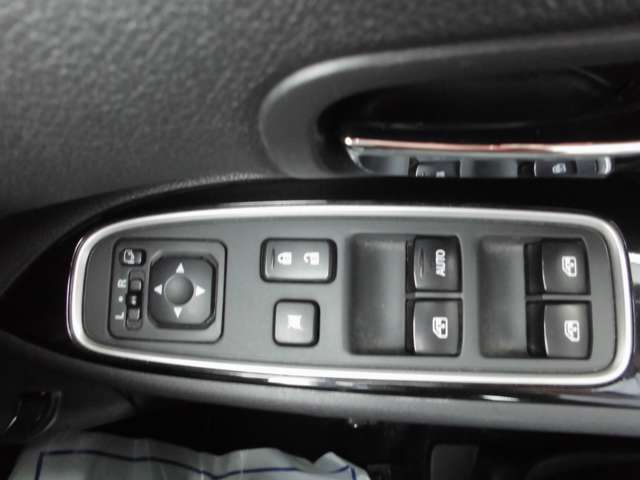 三菱 アウトランダーＰＨＥＶ ２．０ Ｇ ナビパッケージ ４ＷＤ H27年 (東北) 99