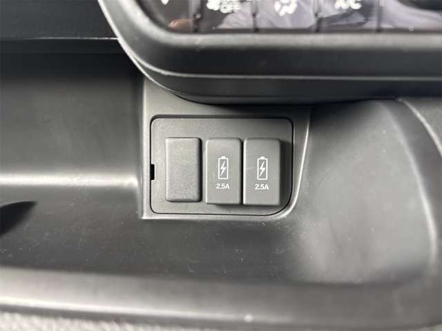ホンダ Ｎ　ＢＯＸ カスタム ６６０ Ｌ ４ＷＤ R4年 (東北) 99