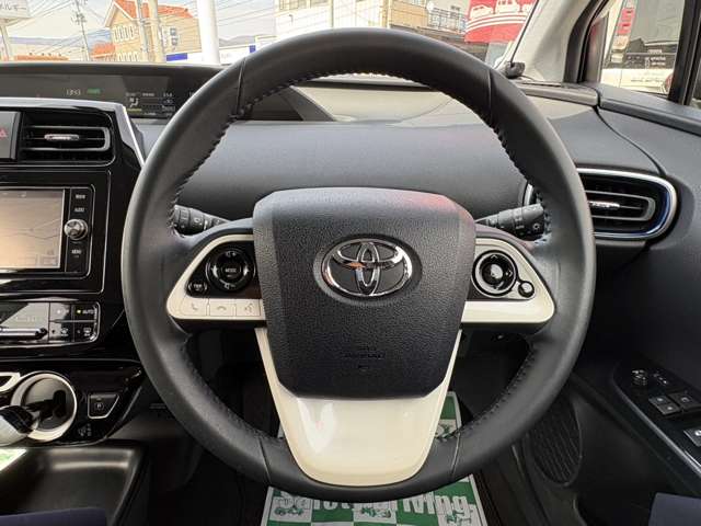 トヨタ プリウス １．８ Ｓ ツーリングセレクション Ｅ－ＦＯＵＲ ４ＷＤ H29年 (東北) 99