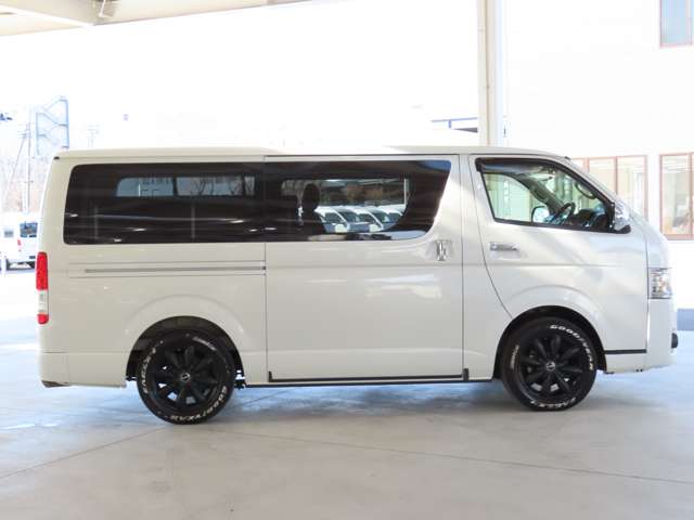 トヨタ ハイエースバン モデリスタ H29年 (関東) 99