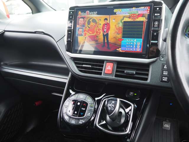 トヨタ ノア １．８ ハイブリッド ＳＩ ＷＸＢ H29年 (関東) 99