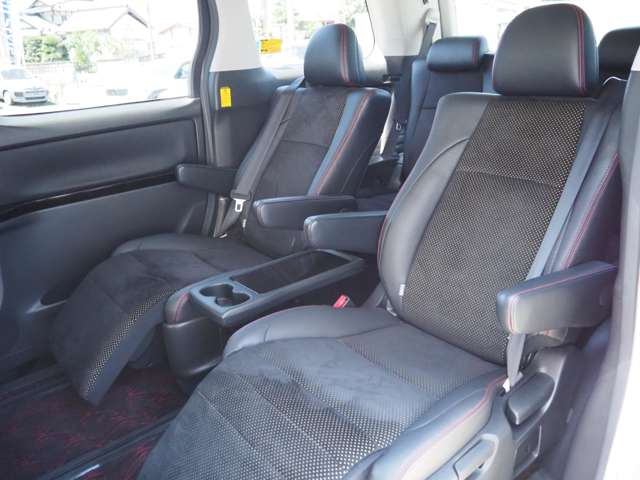 トヨタ ヴェルファイア ２．４ Ｚ ゴールデンアイズＩＩ H25年 (関東) 99