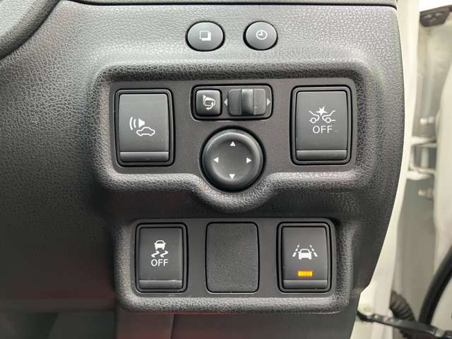 日産 ノート １．２ Ｅ－ＰＯＷＥＲ メダリスト H29年 (関東) 99