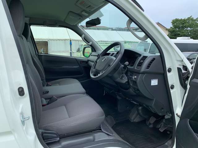 トヨタ ハイエースバン ３．０ ＤＸ ロング ディーゼルターボ ４ＷＤ H29年 (関東) 99