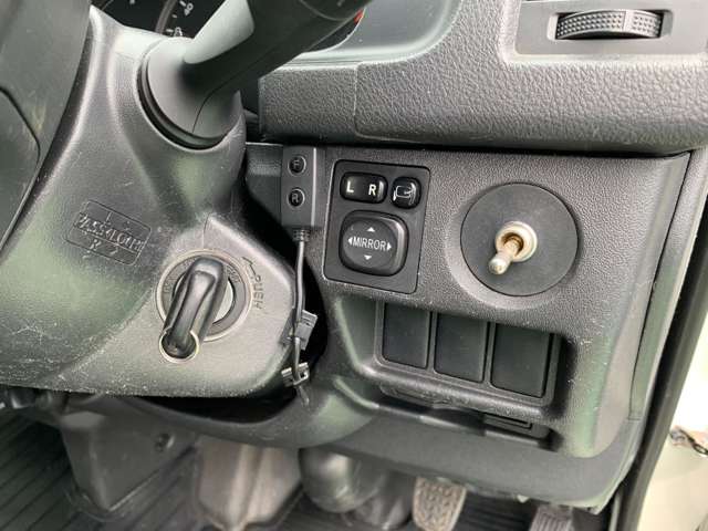 トヨタ ハイエースバン ３．０ ＤＸ ロング ディーゼルターボ ４ＷＤ H29年 (関東) 99