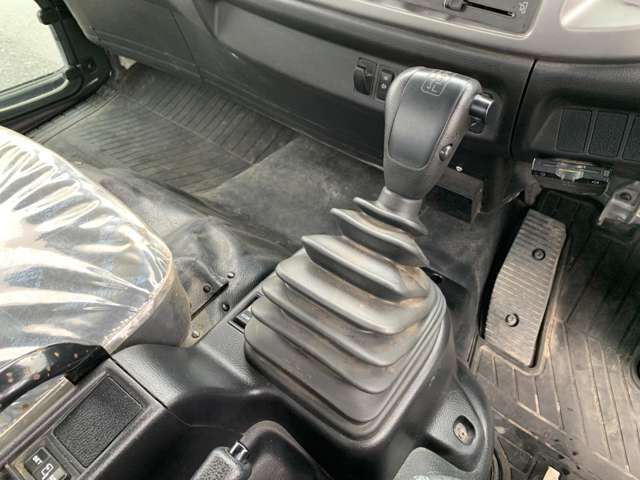 日野自動車 レンジャー ５．１Ｄ H28年 (関東) 99