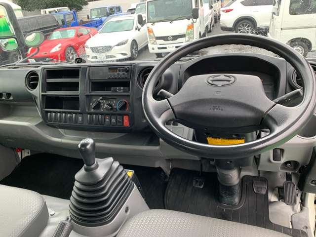 日野自動車 デュトロ ４．０Ｄターボ H28年 (関東) 99