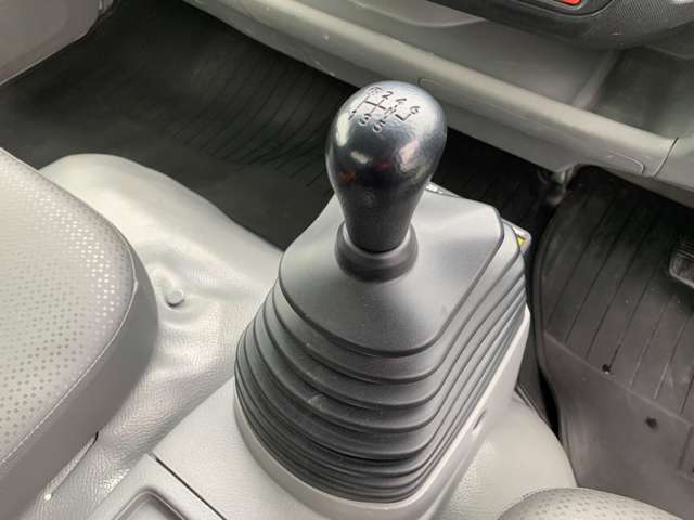 日野自動車 デュトロ ４．０Ｄターボ H28年 (関東) 99