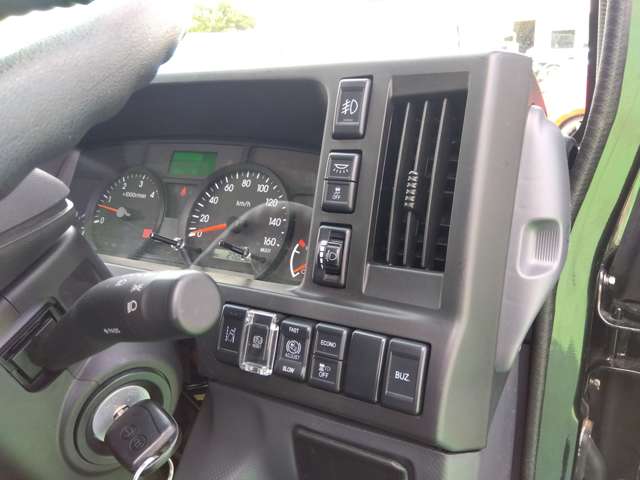日産 アトラス ３．０Ｄターボ R4年 (関東) 99