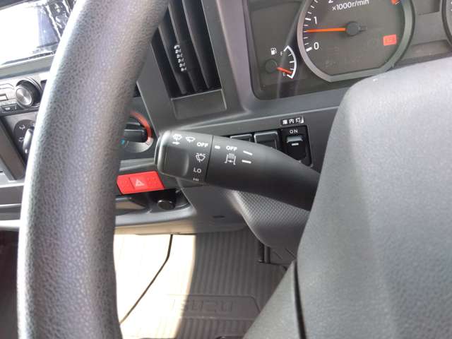 日産 アトラス ３．０Ｄターボ R4年 (関東) 99