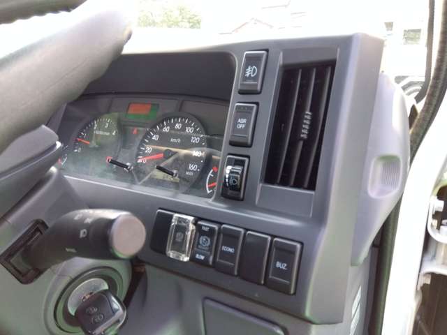 マツダ タイタン ３．０Ｄターボ R2年 (関東) 99