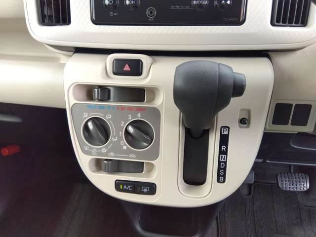 ダイハツ ムーヴ　キャンバス ６６０ Ｌ ＳＡＩＩ H29年 (関東) 99