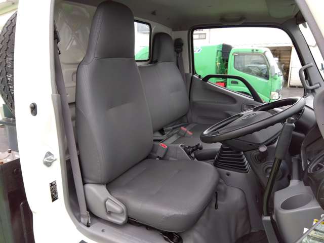 日野自動車 デュトロ ４．０Ｄターボ H27年 (関東) 99
