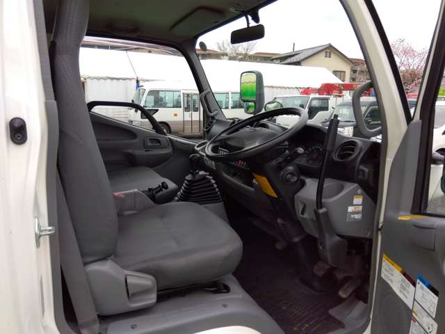 日野自動車 デュトロ ４．０Ｄターボ H27年 (関東) 99