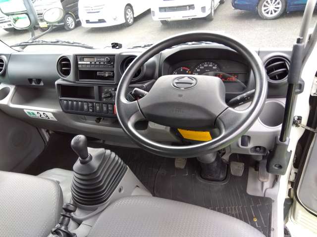 日野自動車 デュトロ ４．０Ｄターボ H27年 (関東) 99