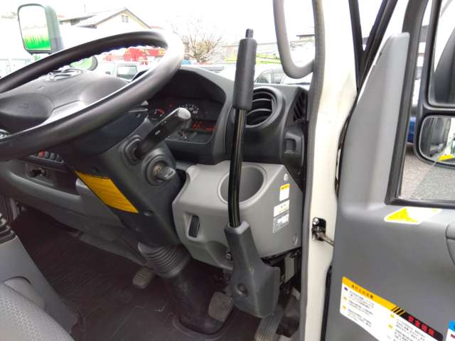 日野自動車 デュトロ ４．０Ｄターボ H27年 (関東) 99