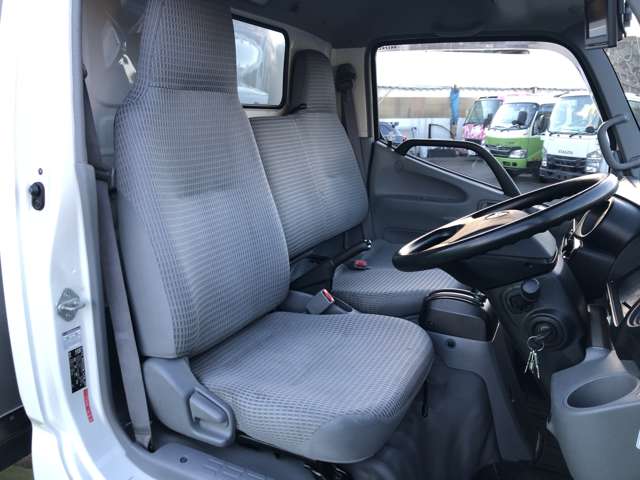 日野自動車 デュトロ ４．０Ｄターボ H27年 (関東) 99