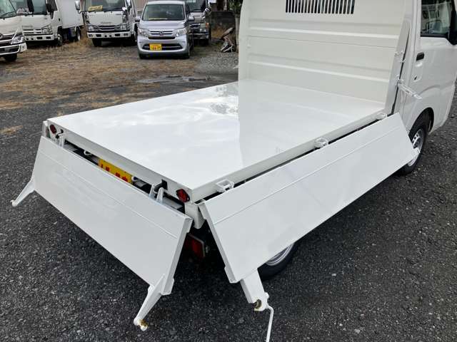 ダイハツ ハイゼットトラック ６６０ 多目的ダンプ ＰＴＯ式 ３方開 ４ＷＤ R7年 (関東) 99