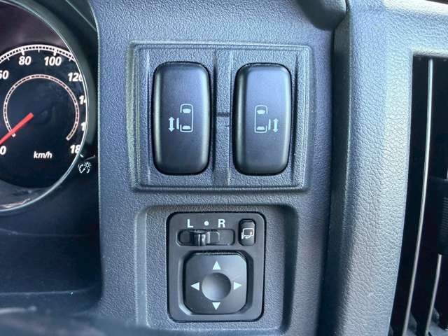 三菱 デリカ　Ｄ：５ ２．２ アクティブギア ディーゼルターボ ４ＷＤ H29年 (関東) 99