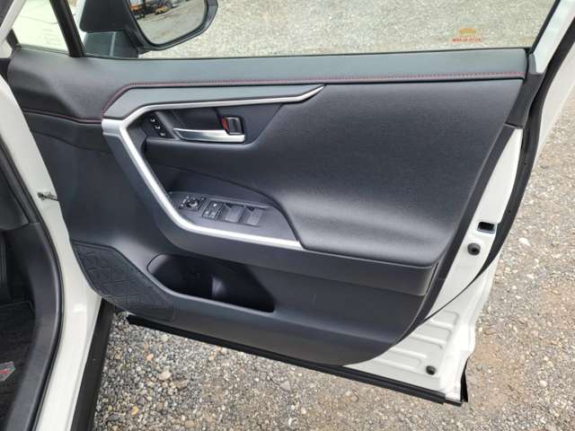 トヨタ ＲＡＶ４　ＰＨＶ ２．５ Ｇ Ｚ Ｅ－ＦＯＵＲ ４ＷＤ R3年 (関東) 99
