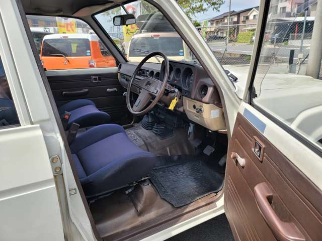 トヨタ ランドクルーザー７０ ４．２ 観音扉 ４ＷＤ S58年 (関東) 99